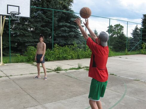 Autor: Milan Slaný 
Název: Basket s bratrem 