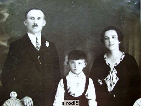 Autor: Tomáš Hrbek
Název: s rodiči