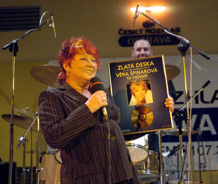 Autor: Marta Skamenova
Název: vera