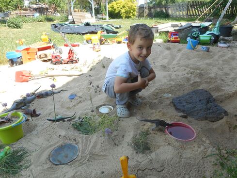 Autor: Zdeněk Polanský
Název: dinopark s ještěrkou