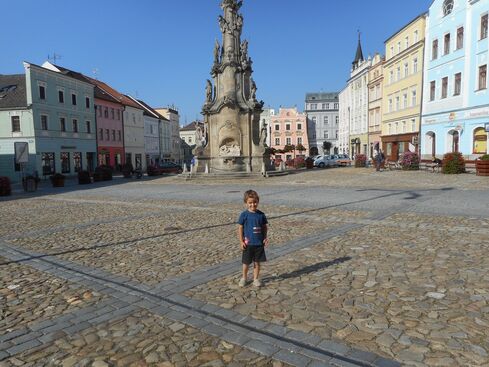 Autor: Zdeněk Polanský
Název: na dolním nám. v J.Hradci