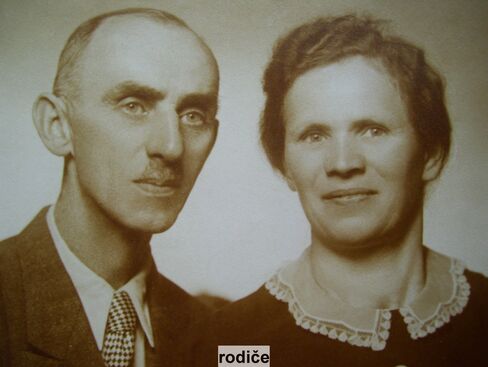 Autor: Tomáš Hrbek
Název: rodiče