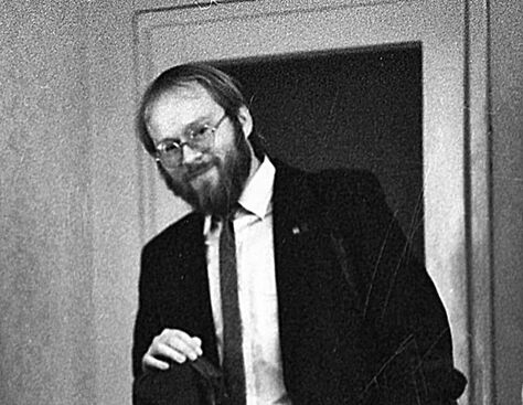 Autor: fotograf
Název: Zbyněk Máca, poslanec České národní rady, jaro 1992