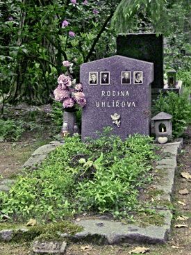 Autor: Václav Uhlíř
Název: rodina Uhlířova