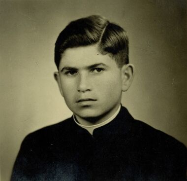 Autor: Karol Nagy, https://www.facebook.com/groups/992682248095102
Název: V tzv. Malom seminári v Trnave alebo už počas tajného štúdia teológie