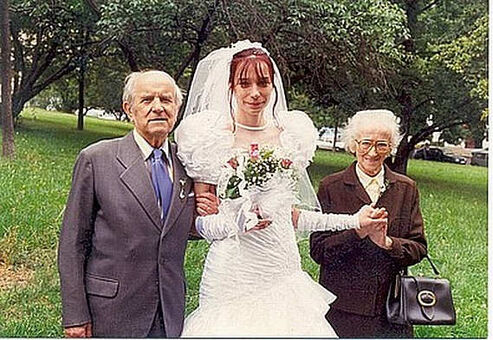 Autor: Ji-te
Název: 1995 bábinka s dědouškem a já