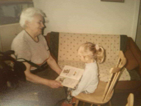 Autor: Barbora  Kvapilová 
Název: s pravnučkou B.