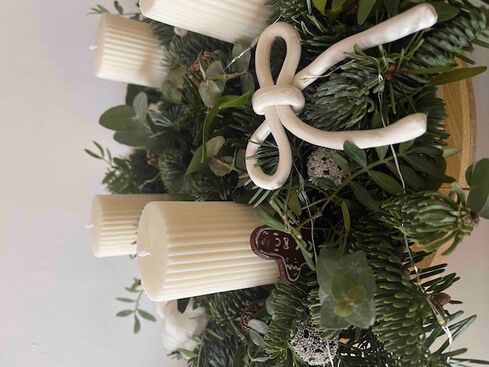 Autor: máma ❤️❤️❤️ 
Název: Adventní věnec 2025 od Barunky